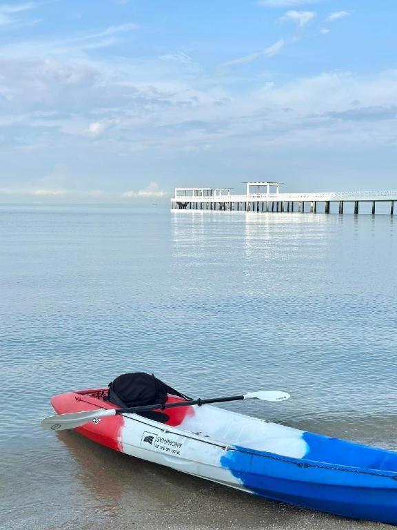 Symphony Of The Sea Hotel Bangsaen Εξωτερικό φωτογραφία
