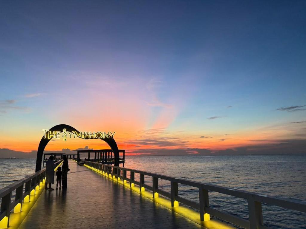 Symphony Of The Sea Hotel Bangsaen Εξωτερικό φωτογραφία