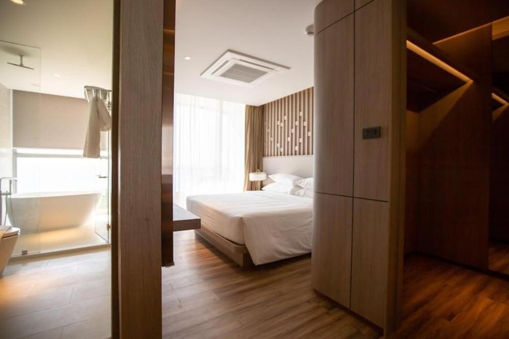 Symphony Of The Sea Hotel Bangsaen Εξωτερικό φωτογραφία